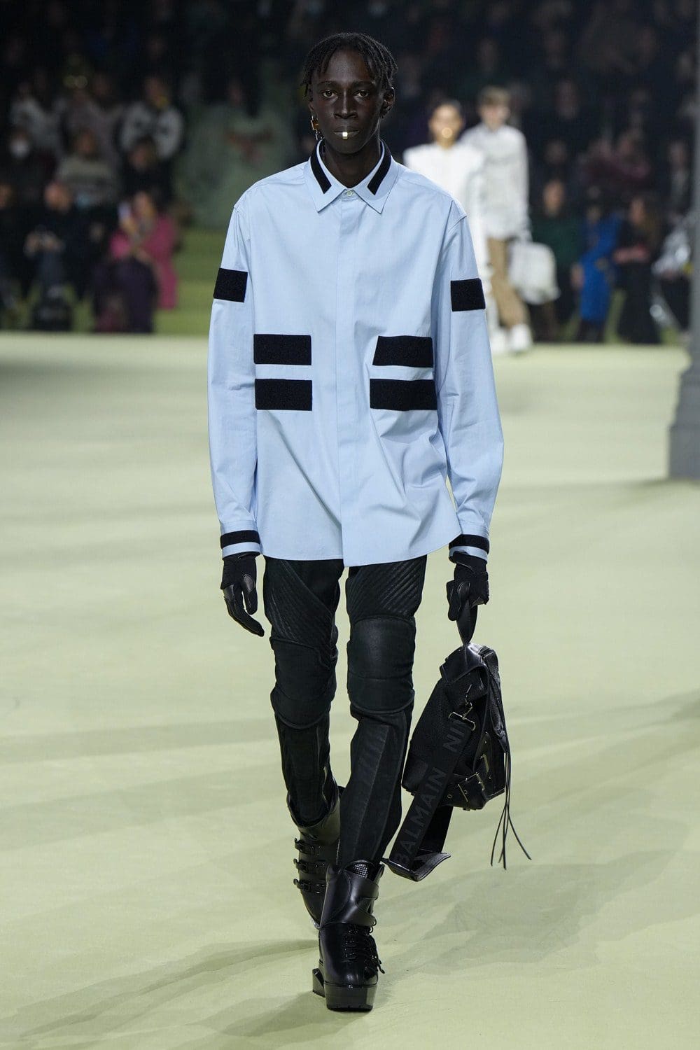 Balmain Automne Hiver 2022-2023 Paris Runway Magazine