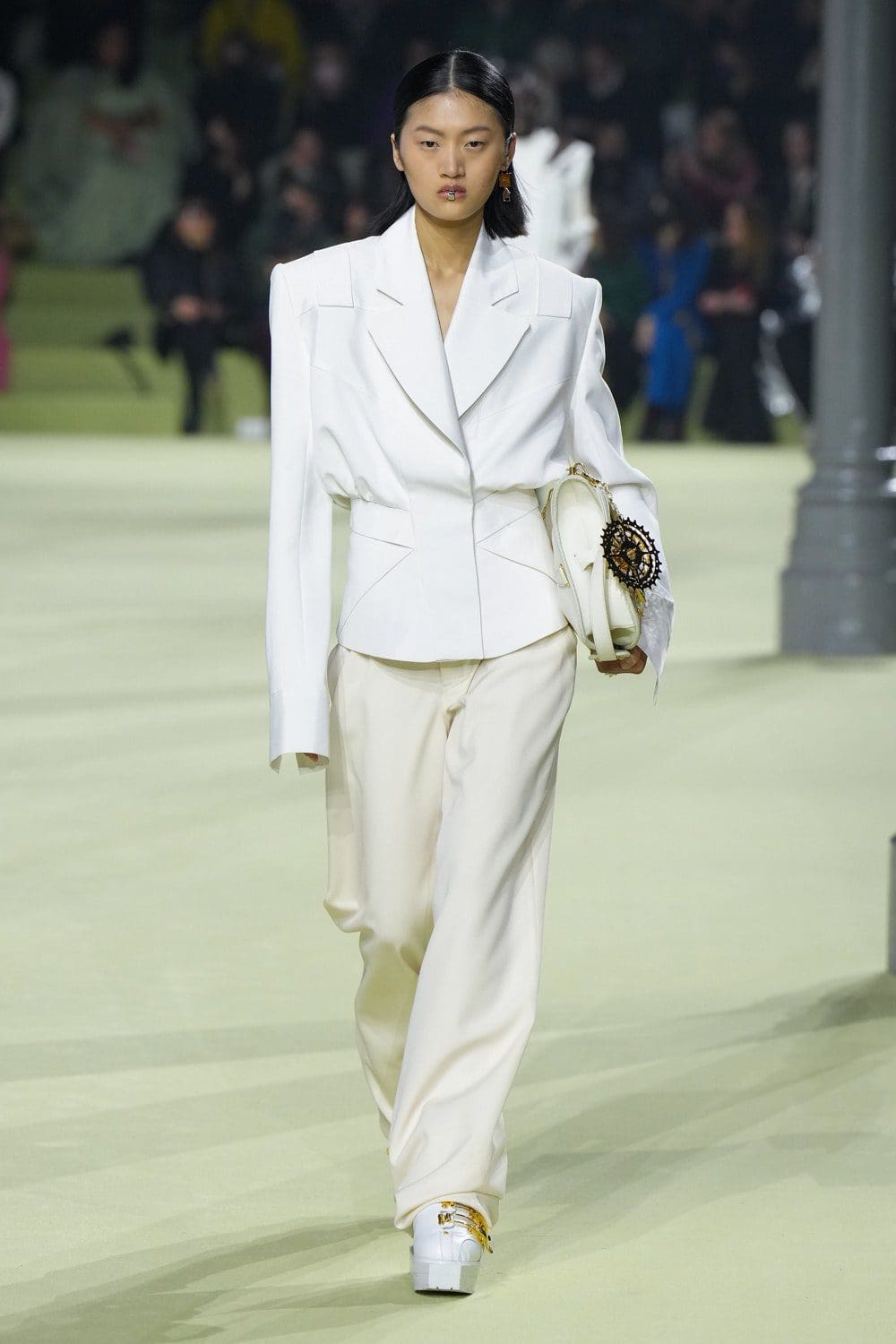 Balmain Automne Hiver 2022-2023 Paris Runway Magazine