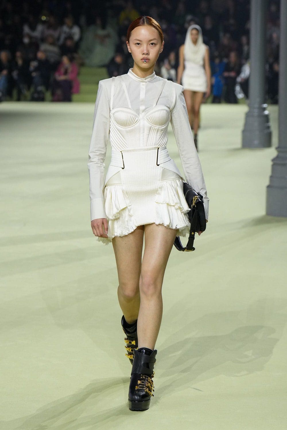 Balmain Automne Hiver 2022-2023 Paris Runway Magazine