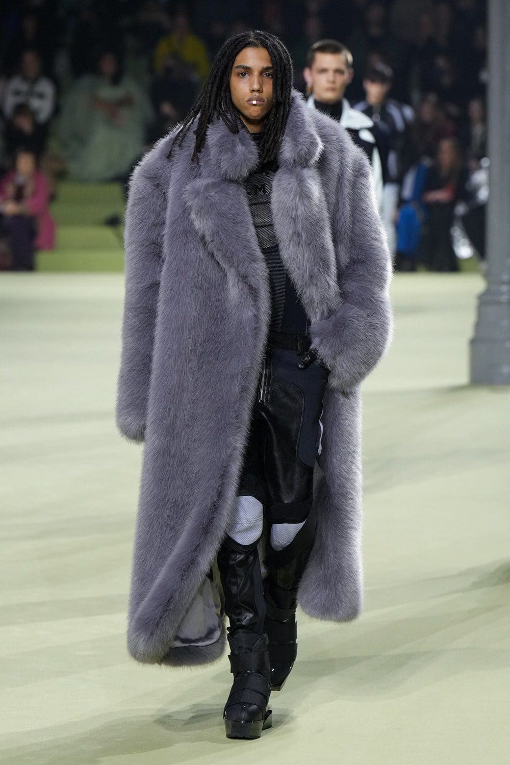 Balmain Automne Hiver 2022-2023 Paris Runway Magazine