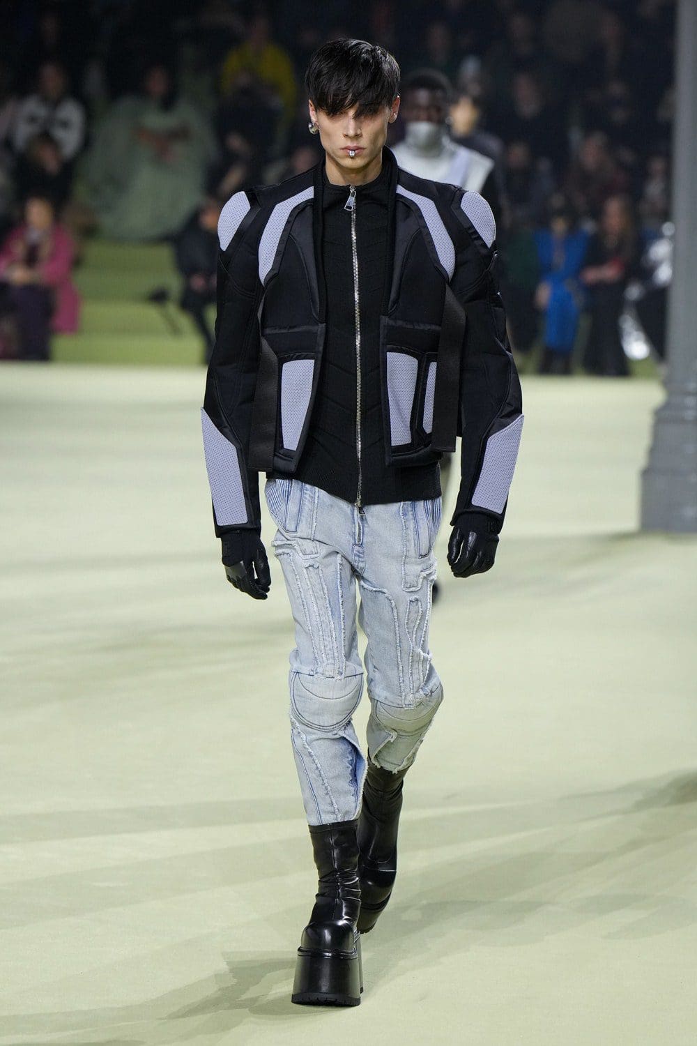 Balmain Automne Hiver 2022-2023 Paris Runway Magazine