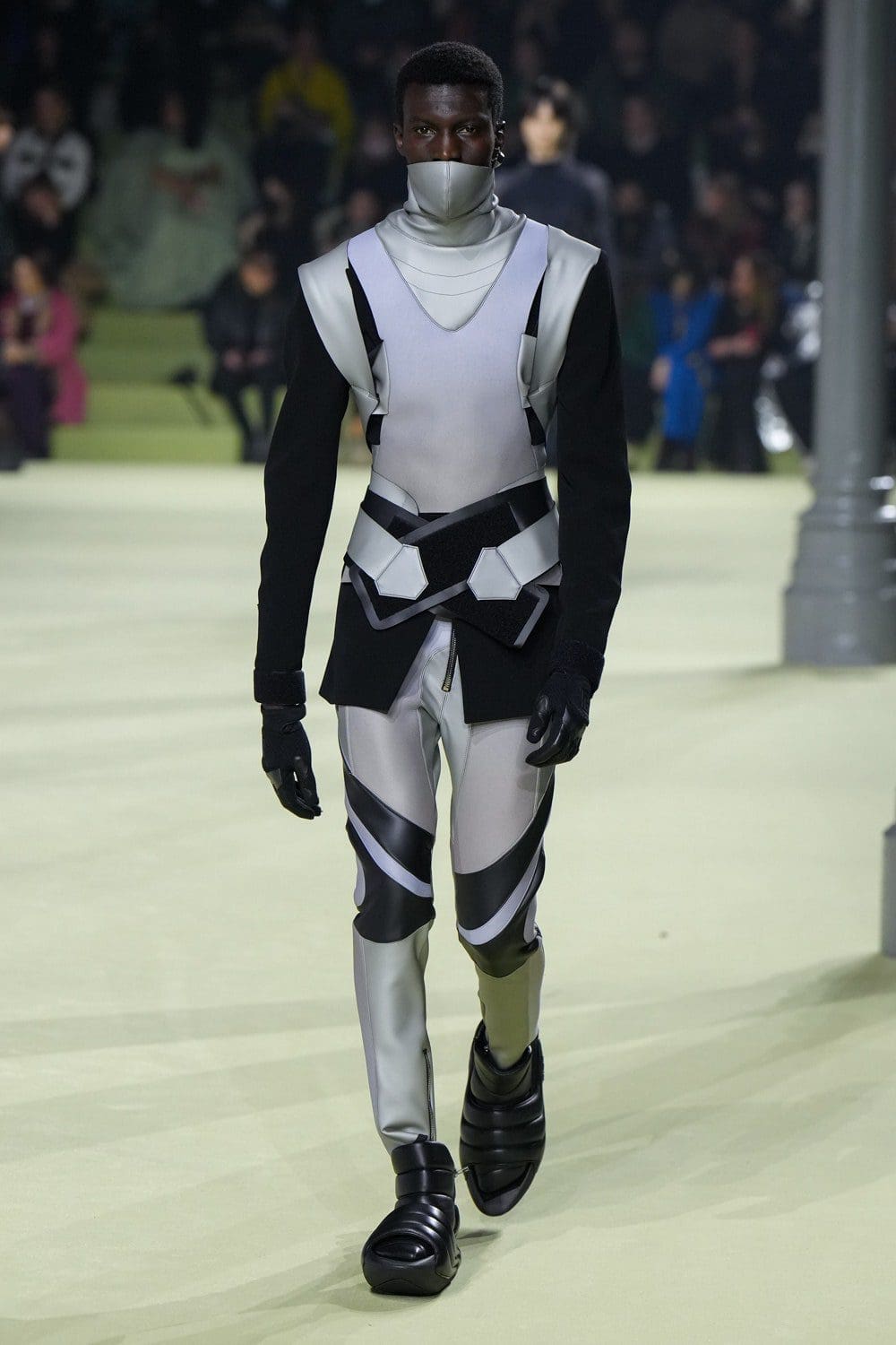Balmain Automne Hiver 2022-2023 Paris Runway Magazine