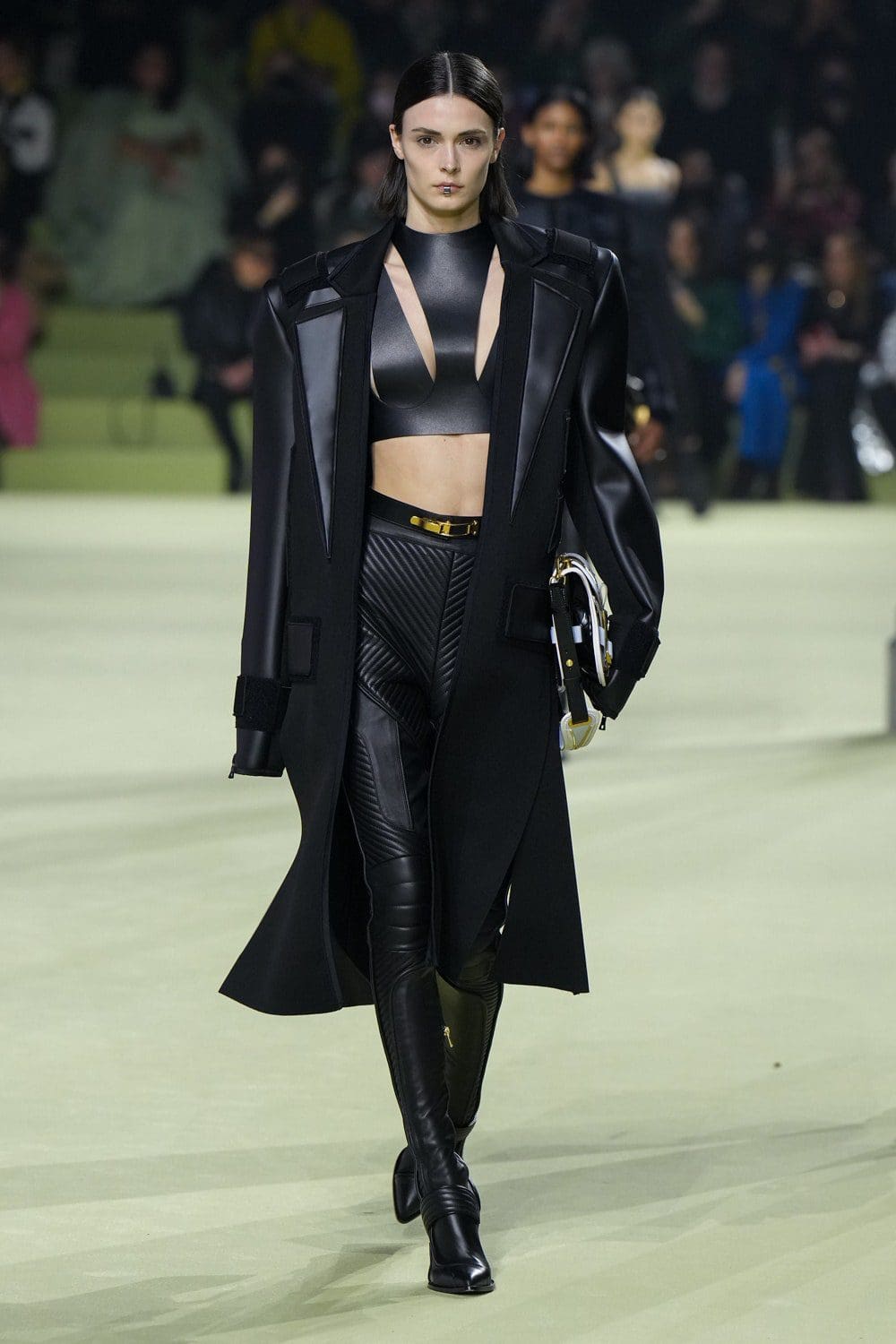 Balmain Automne Hiver 2022-2023 Paris Runway Magazine