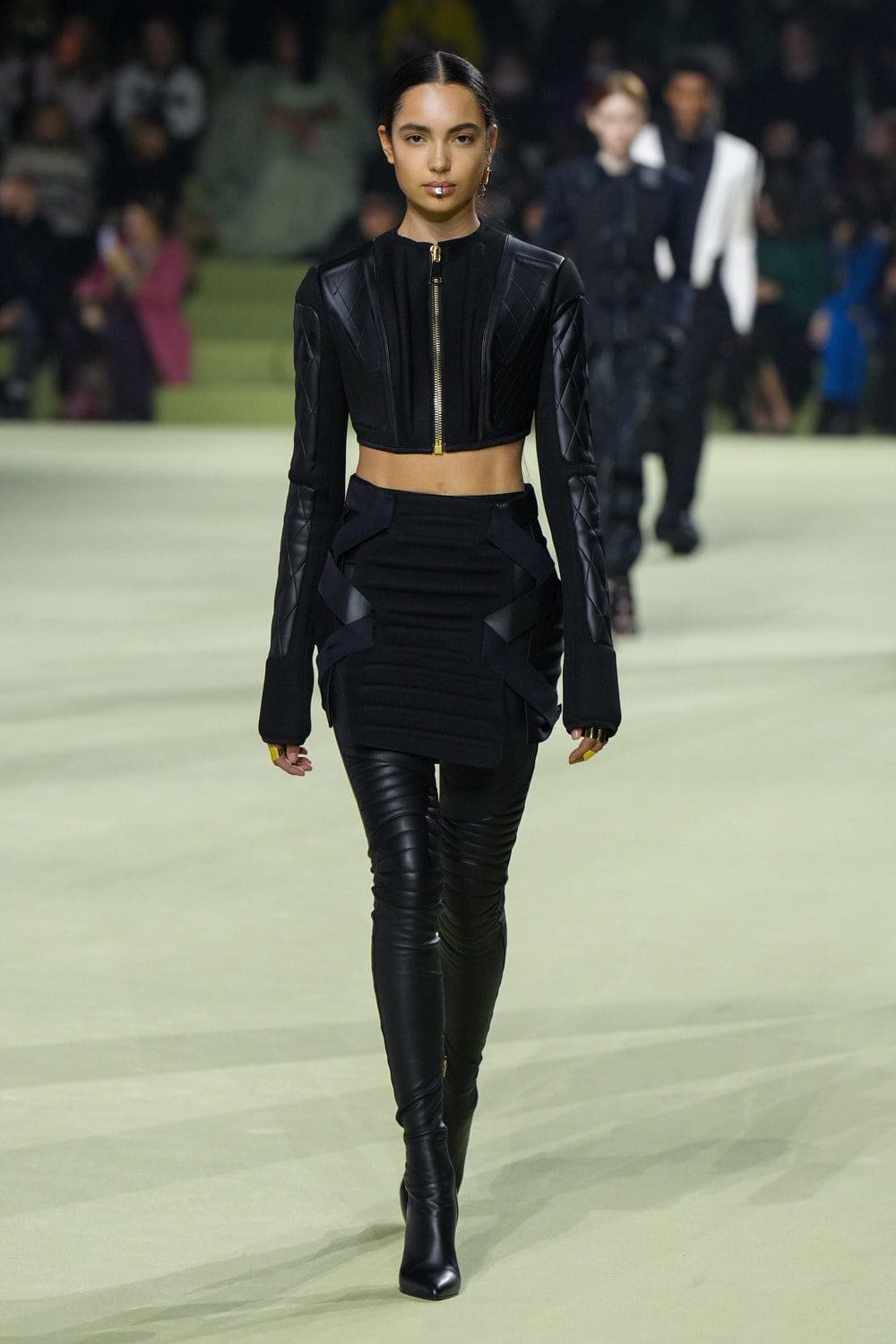 Balmain Automne Hiver 2022-2023 Paris Runway Magazine