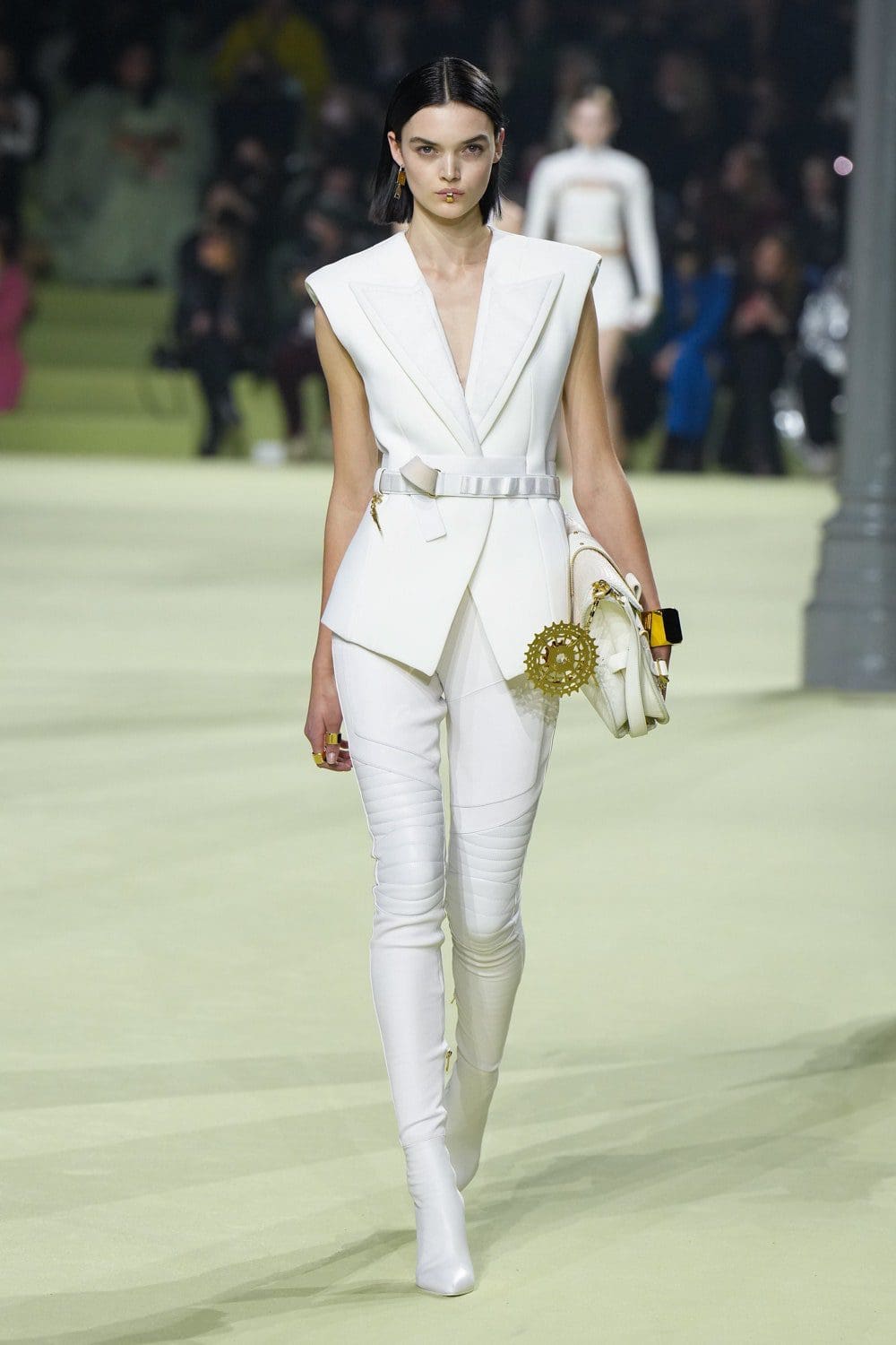 Balmain Automne Hiver 2022-2023 Paris Runway Magazine