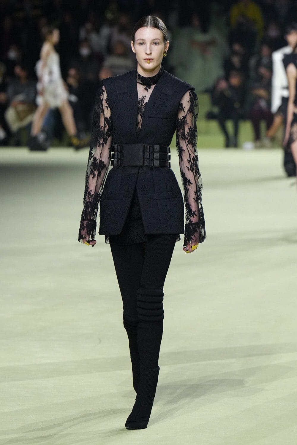 Balmain Automne Hiver 2022-2023 Paris Runway Magazine