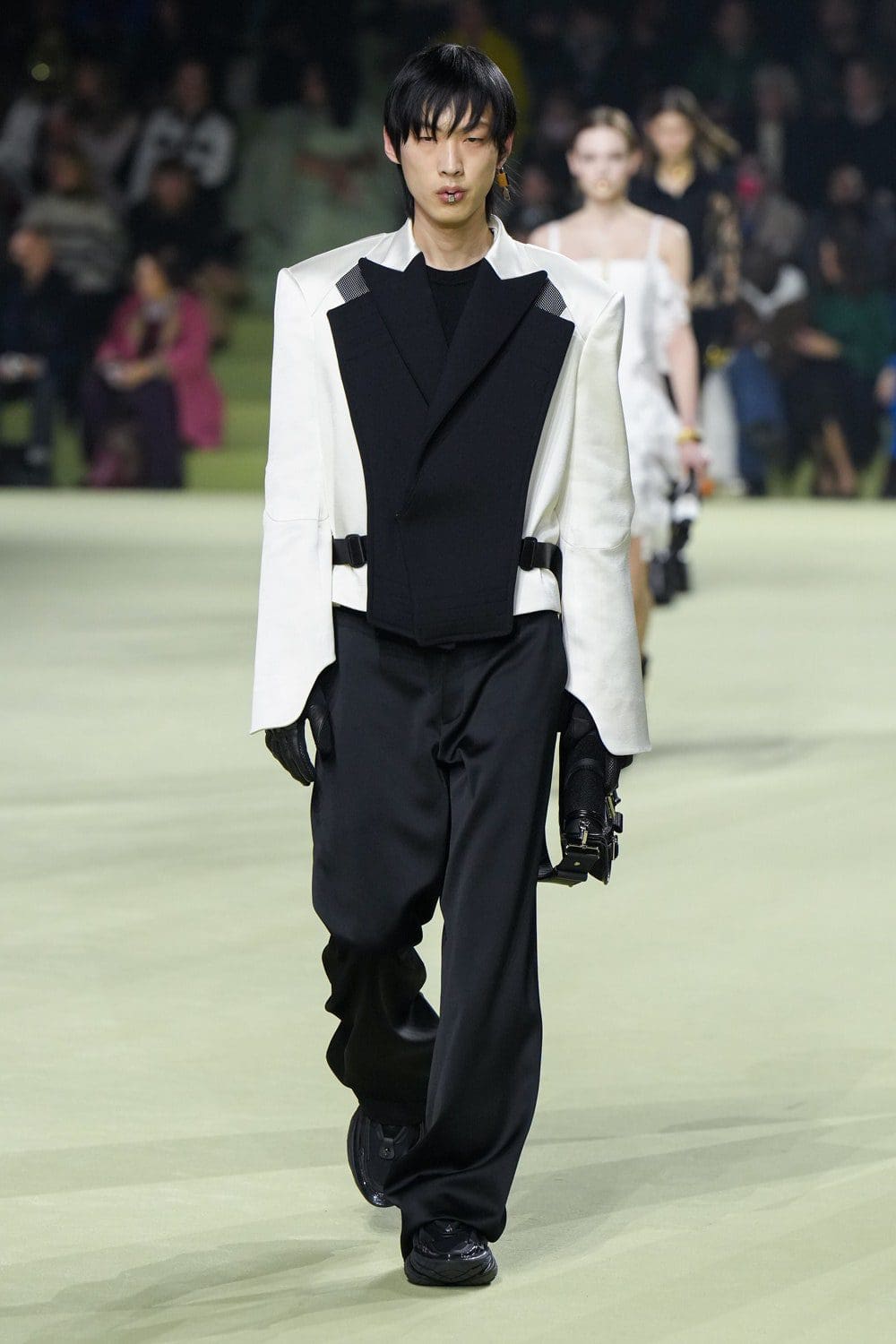 Balmain Automne Hiver 2022-2023 Paris Runway Magazine