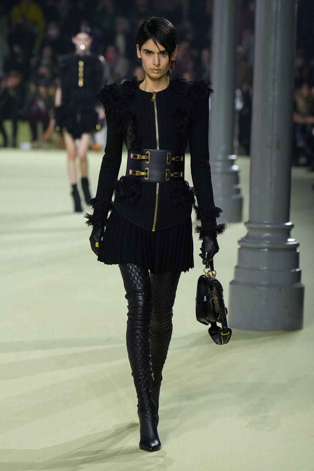 Balmain Automne Hiver 2022-2023 Paris Runway Magazine