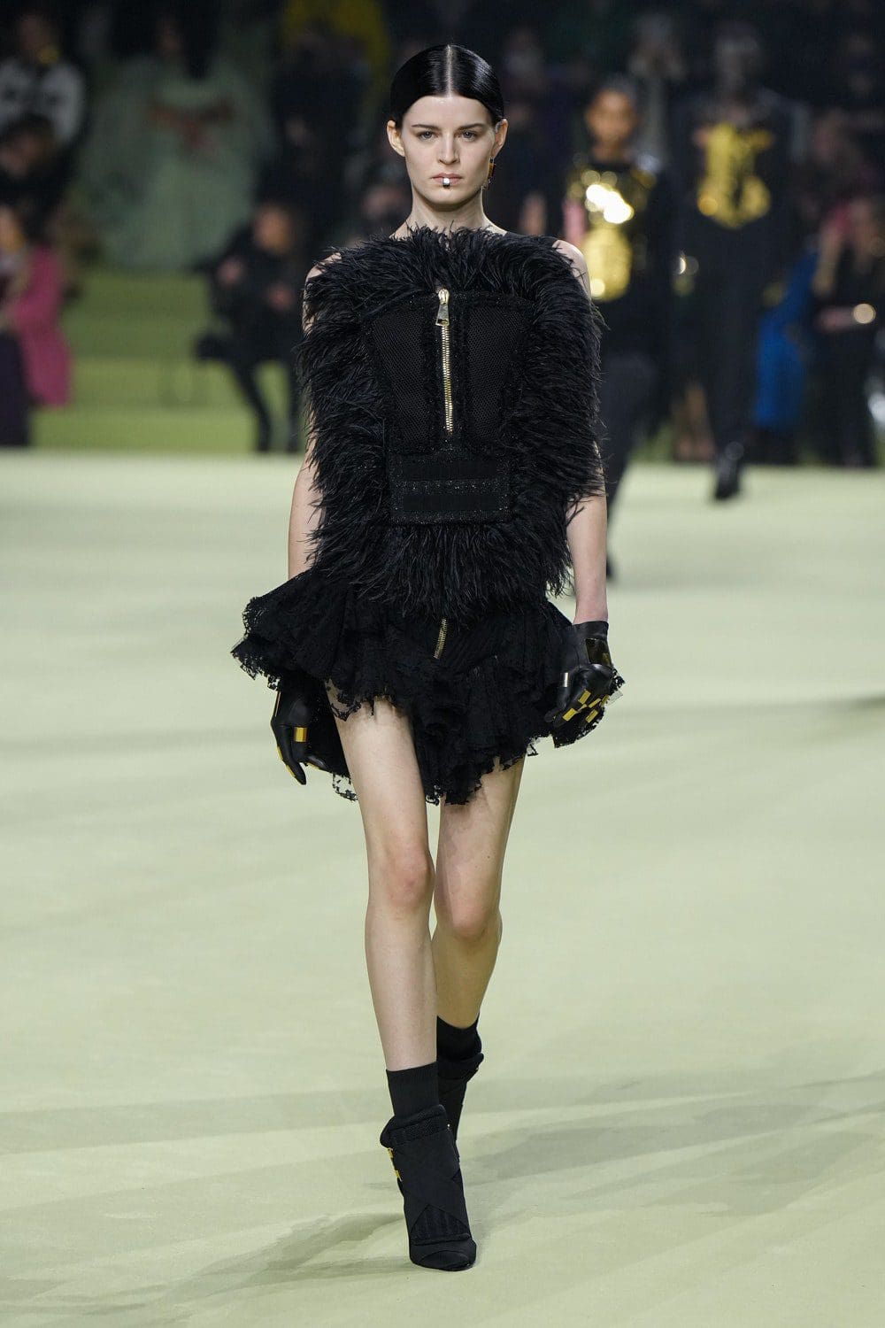 Balmain Automne Hiver 2022-2023 Paris Runway Magazine