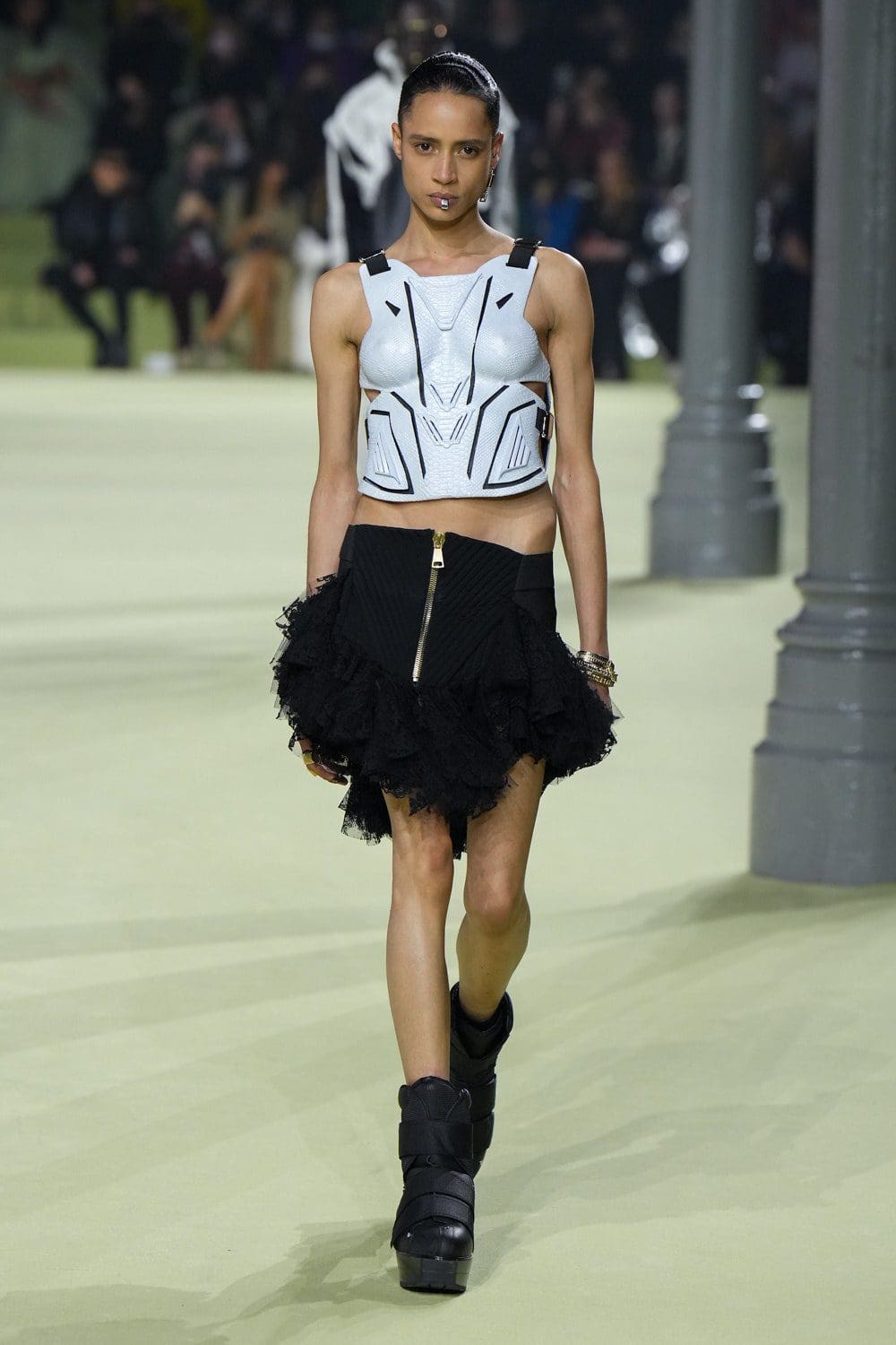 Balmain Automne Hiver 2022-2023 Paris Runway Magazine