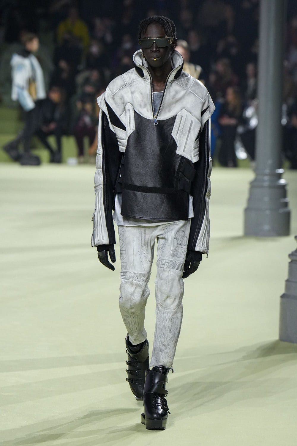 Balmain Automne Hiver 2022-2023 Paris Runway Magazine