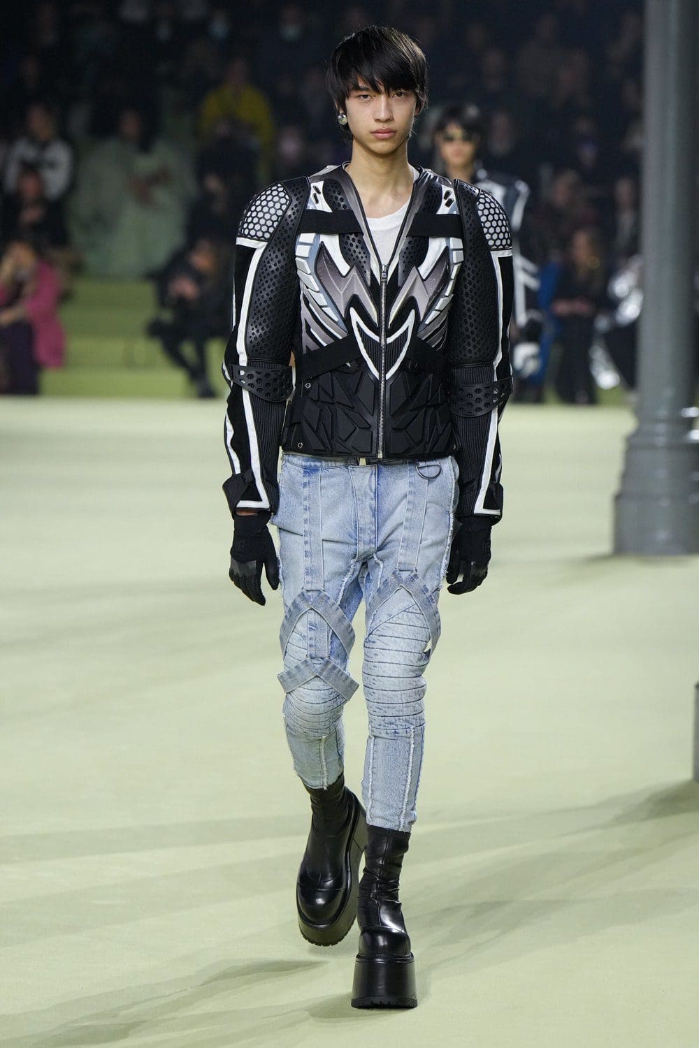 Balmain Automne Hiver 2022-2023 Paris Runway Magazine