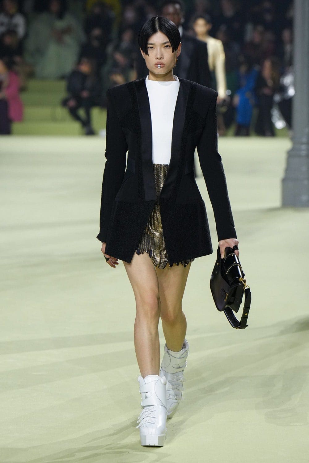 Balmain Automne Hiver 2022-2023 Paris Runway Magazine