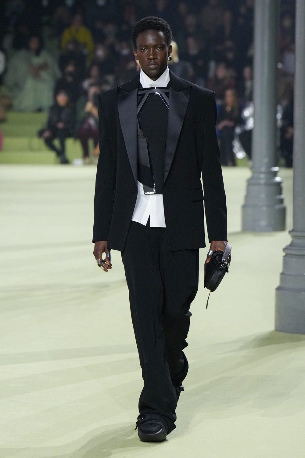 Balmain Automne Hiver 2022-2023 Paris Runway Magazine
