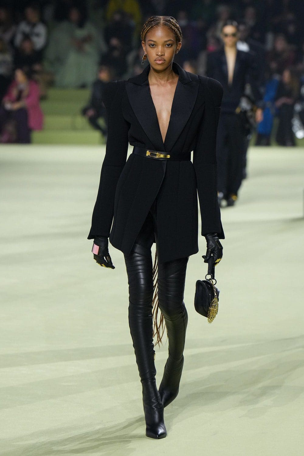 Balmain Automne Hiver 2022-2023 Paris Runway Magazine