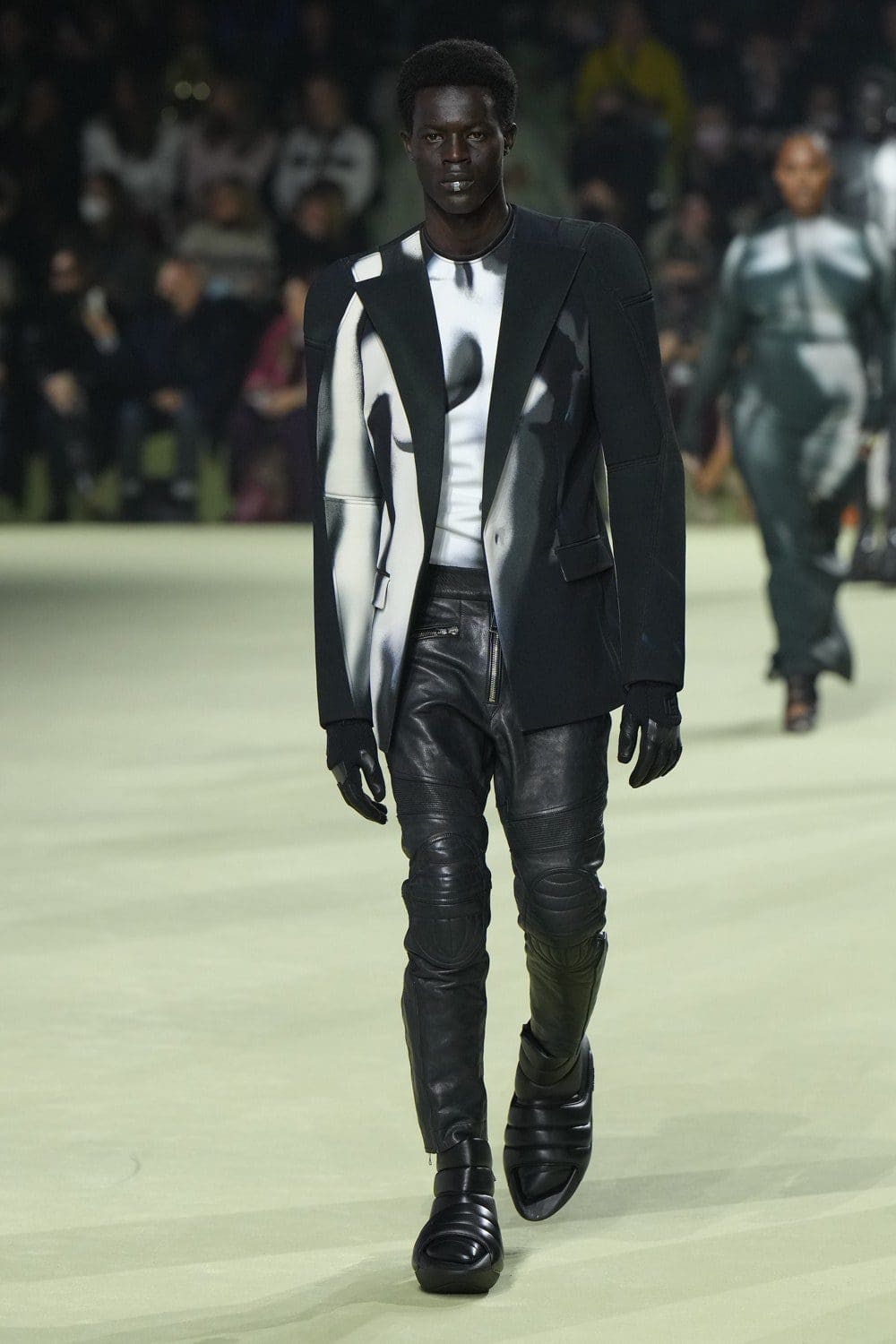 Balmain Automne Hiver 2022-2023 Paris Runway Magazine