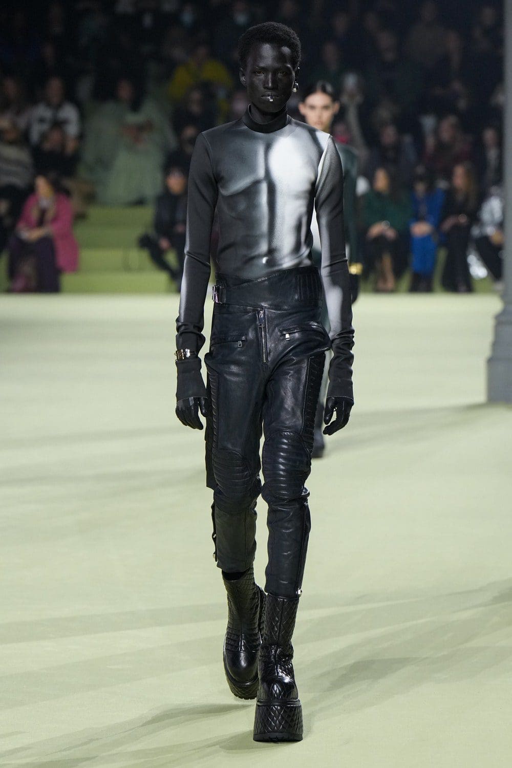 Balmain Automne Hiver 2022-2023 Paris Runway Magazine