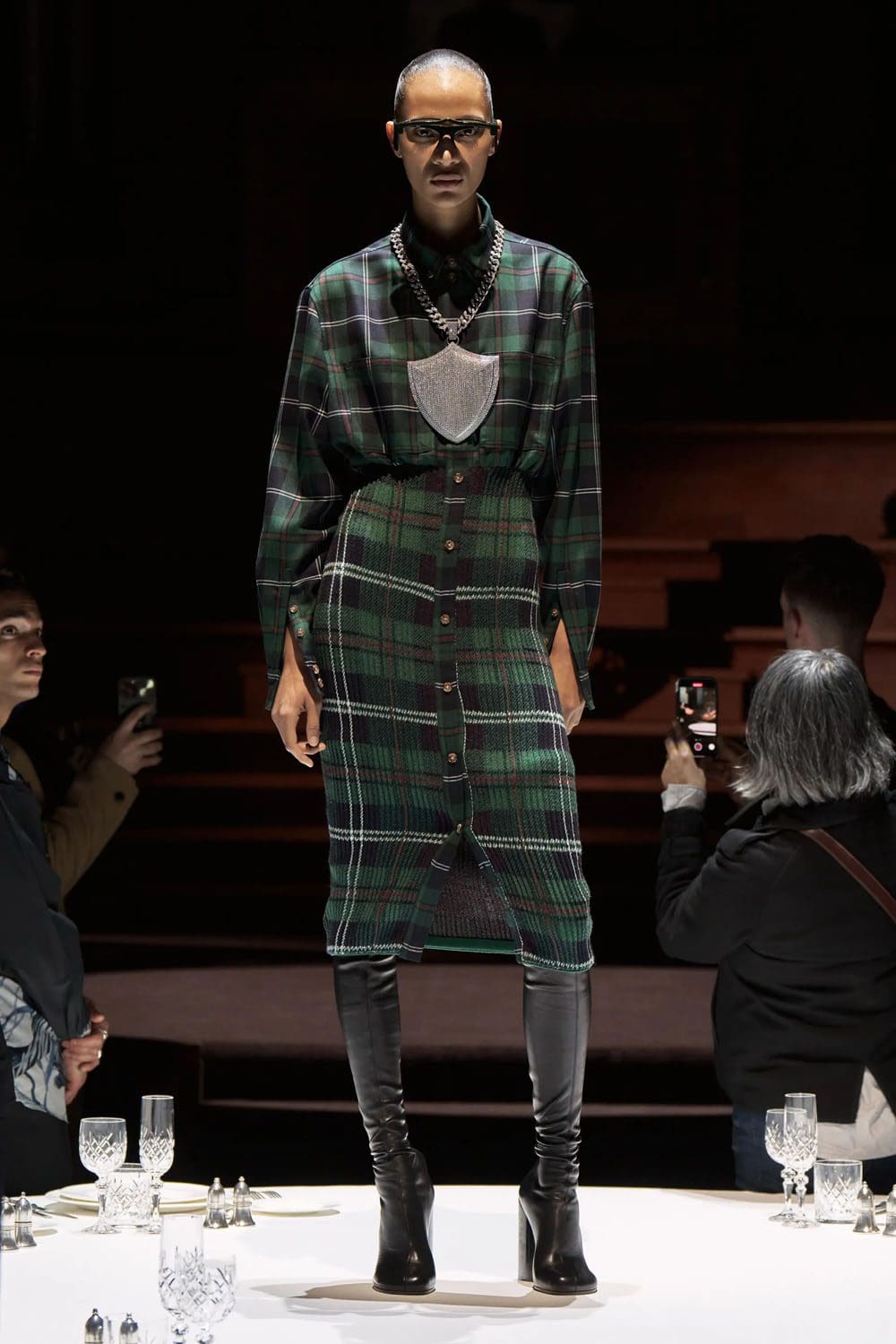 Burberry Autunno Inverno 2022-2023 Londra Runway Magazine