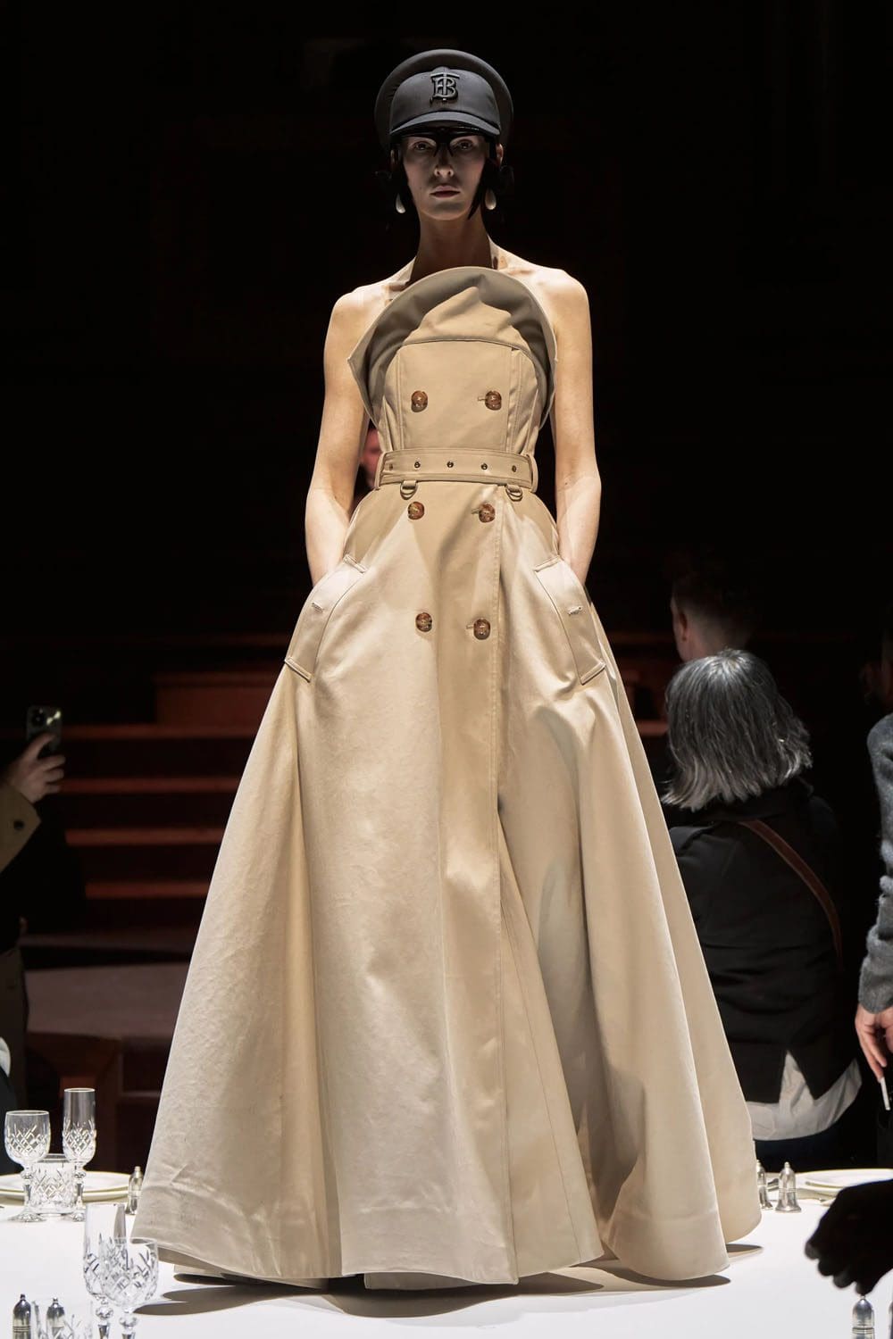 Burberry Autunno Inverno 2022-2023 Londra Runway Magazine