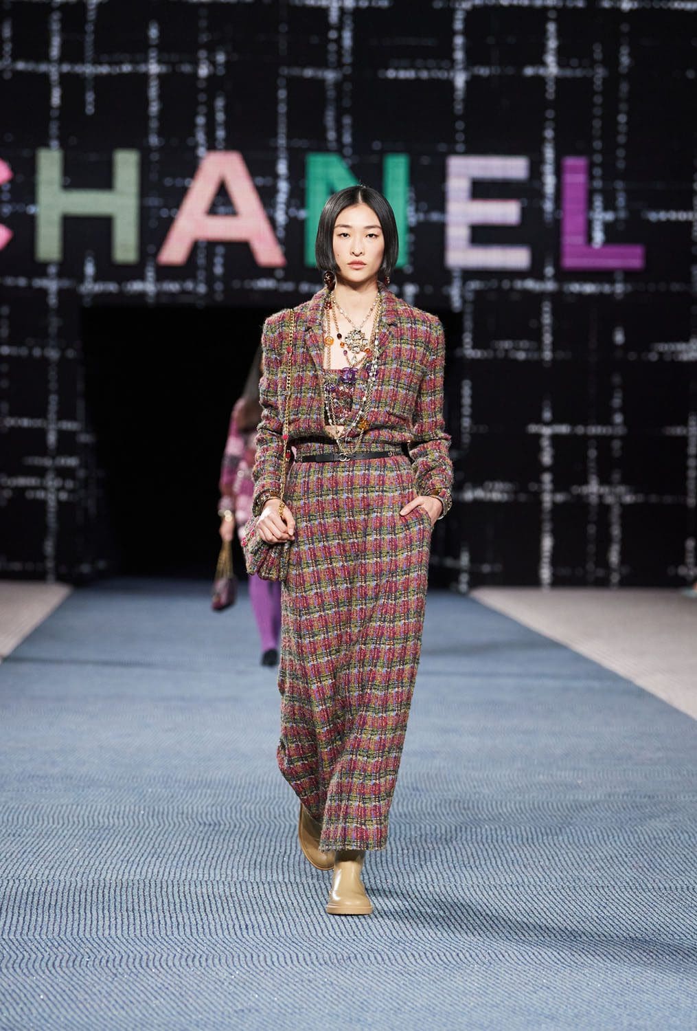 Chanel Autunno Inverno 2022-2023 Parigi Runway Magazine