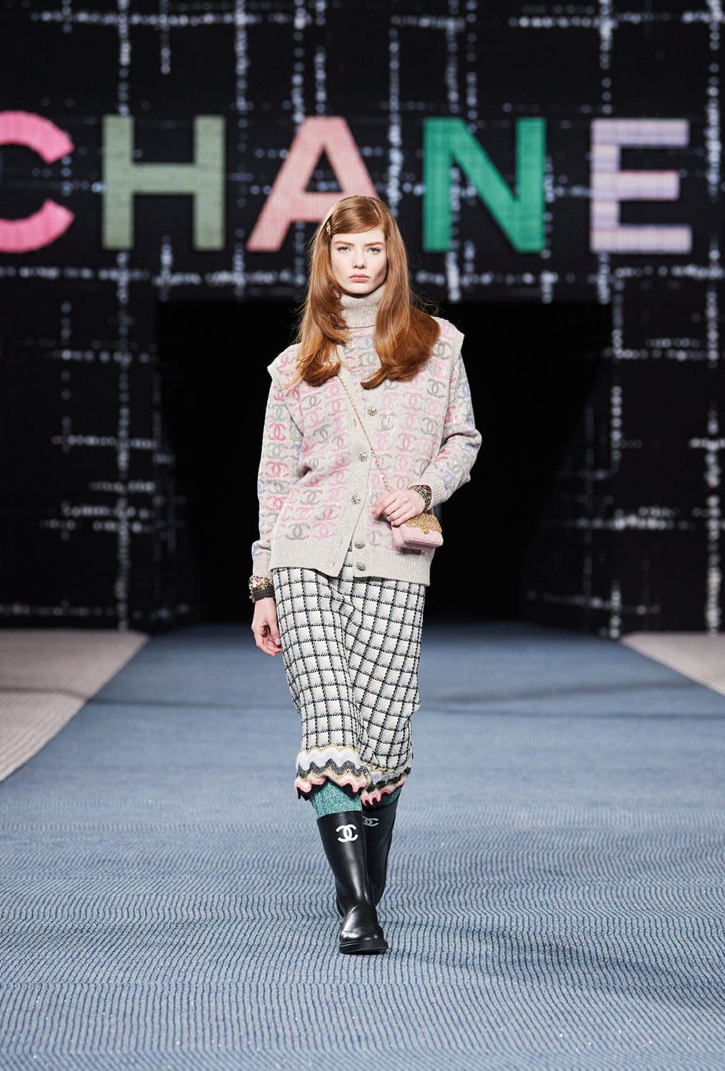 Chanel Autunno Inverno 2022-2023 Parigi Runway Magazine
