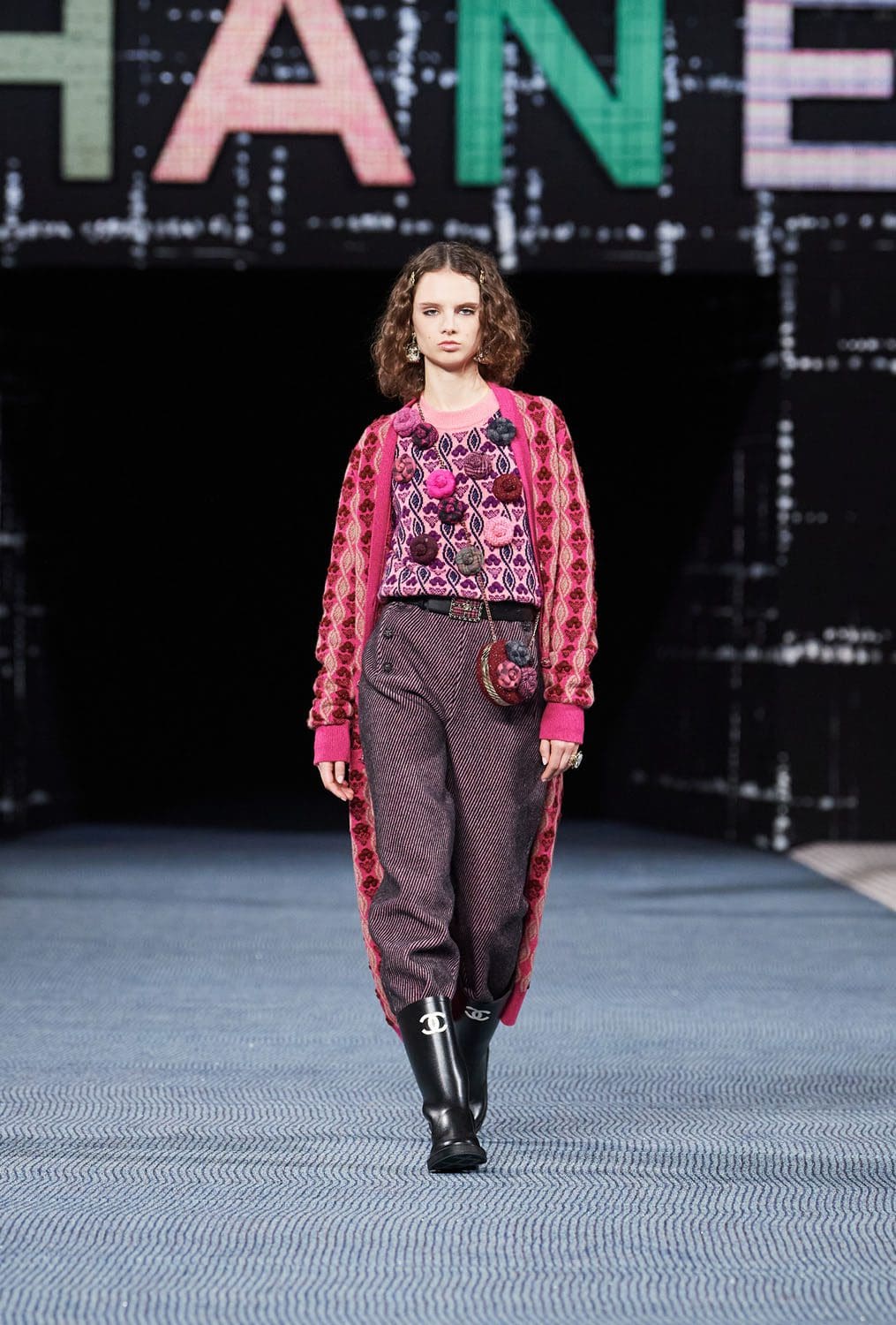 Chanel Autunno Inverno 2022-2023 Parigi Runway Magazine