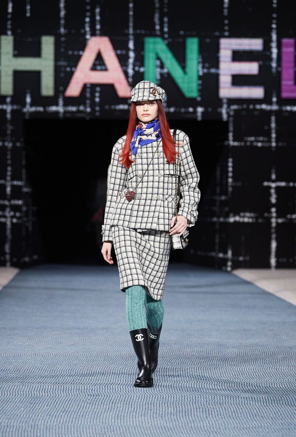 Chanel Autunno Inverno 2022-2023 Parigi Runway Magazine