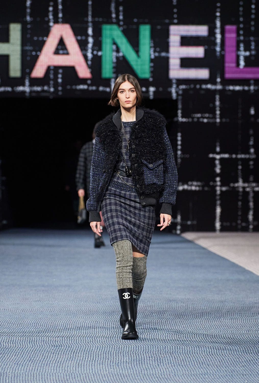 Chanel Autunno Inverno 2022-2023 Parigi Runway Magazine