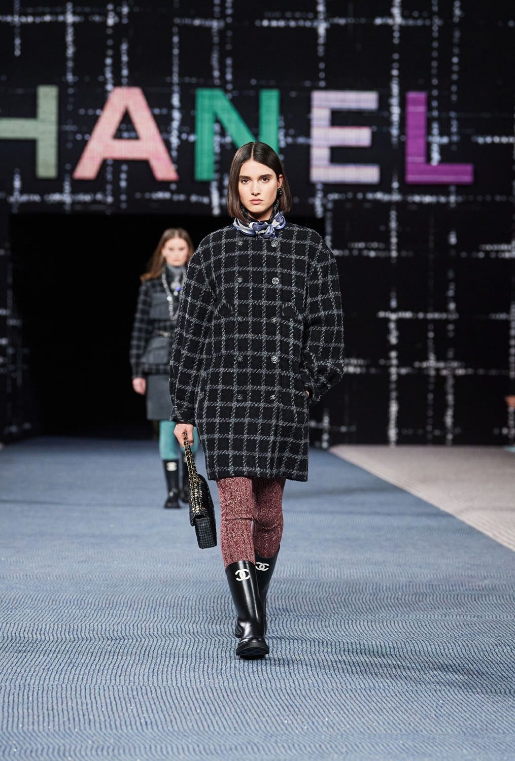 Chanel Autunno Inverno 2022-2023 Parigi Runway Magazine
