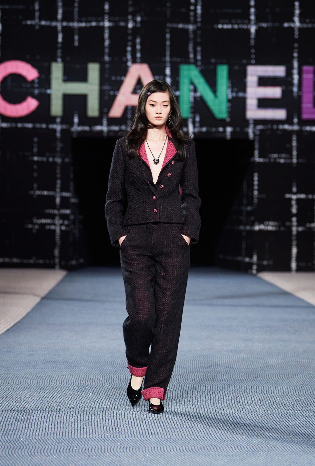 Chanel Autunno Inverno 2022-2023 Parigi Runway Magazine