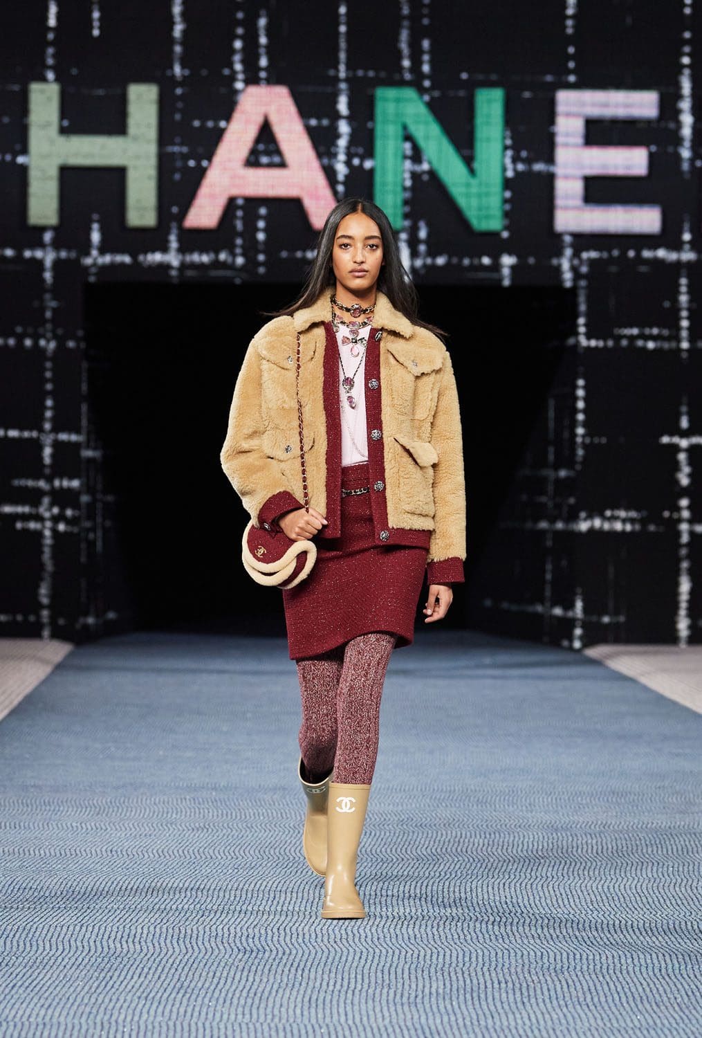 Chanel Automne Hiver 2022-2023 Paris Runway Magazine