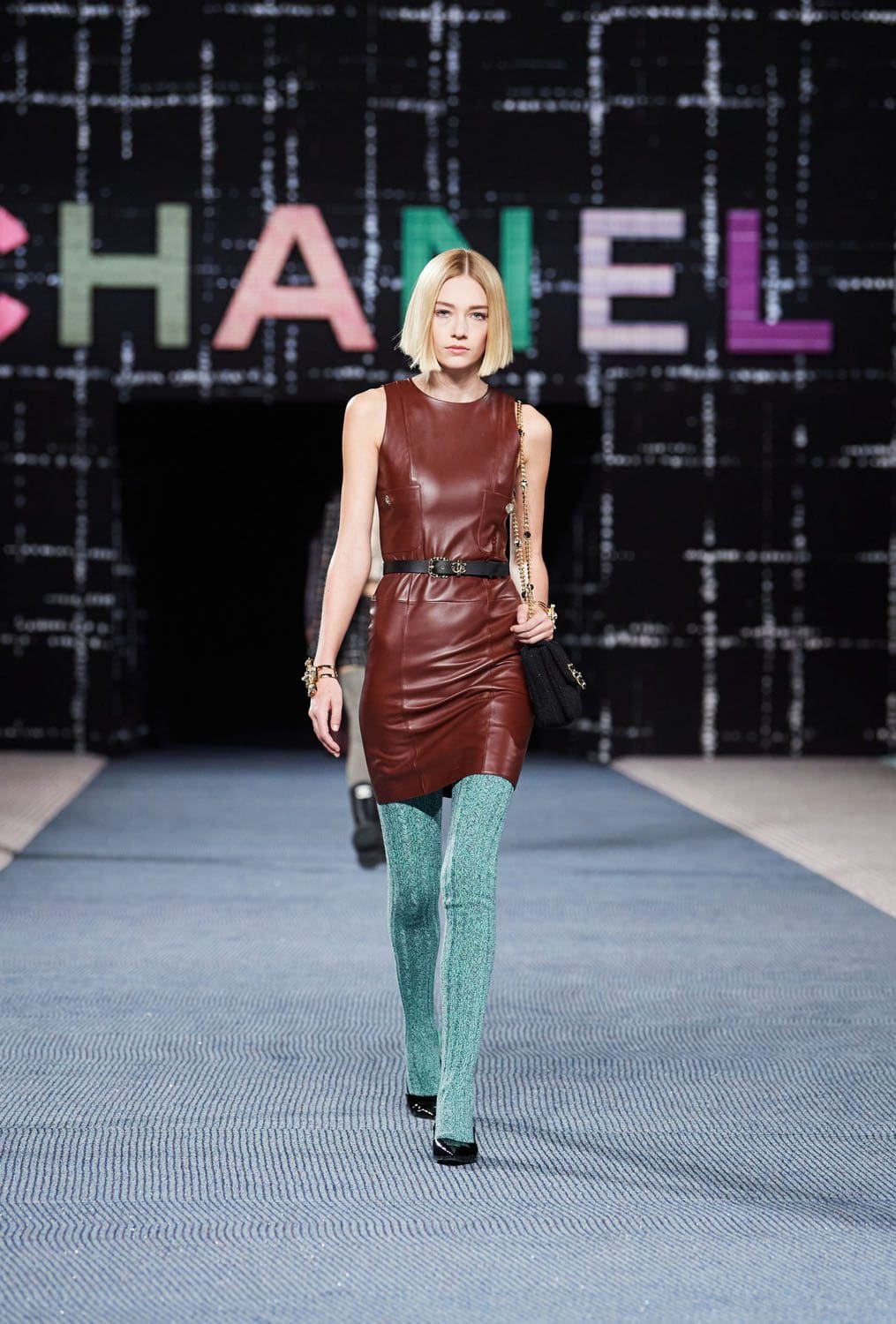 Chanel Autunno Inverno 2022-2023 Parigi Runway Magazine