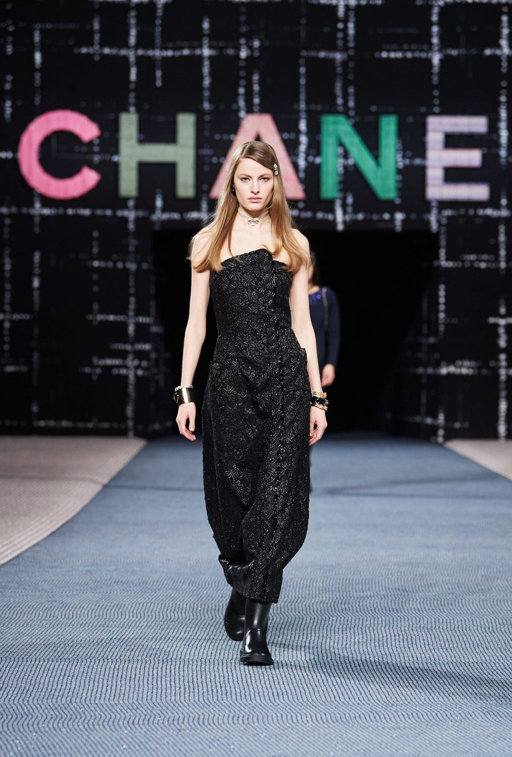 Chanel Autunno Inverno 2022-2023 Parigi Runway Magazine