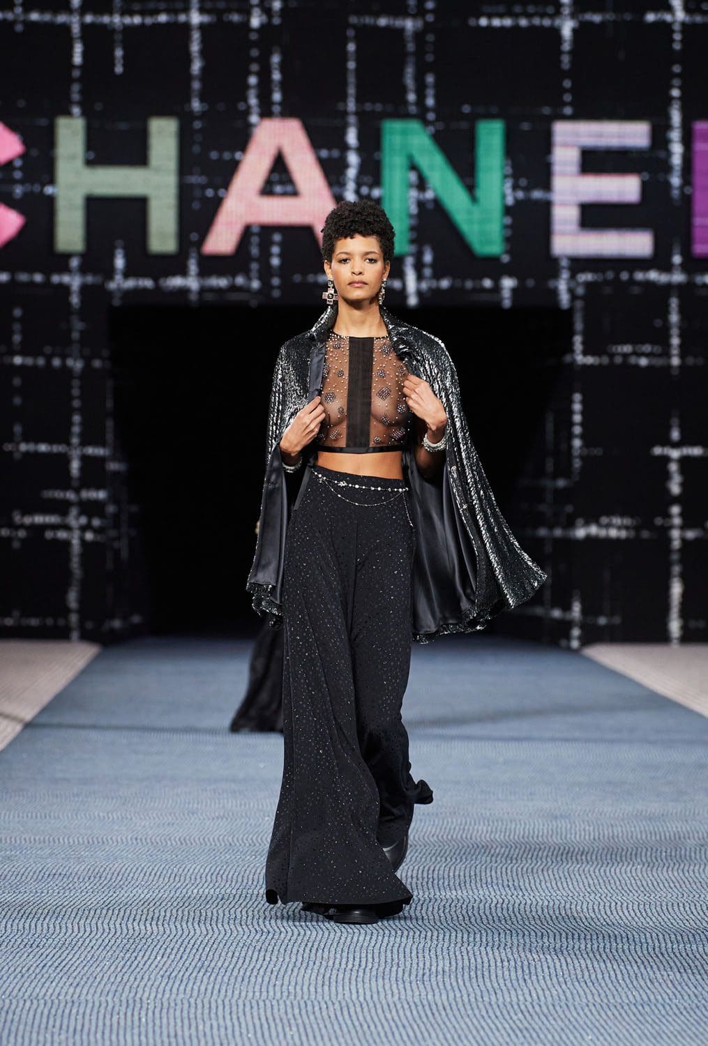 Chanel Autunno Inverno 2022-2023 Parigi Runway Magazine