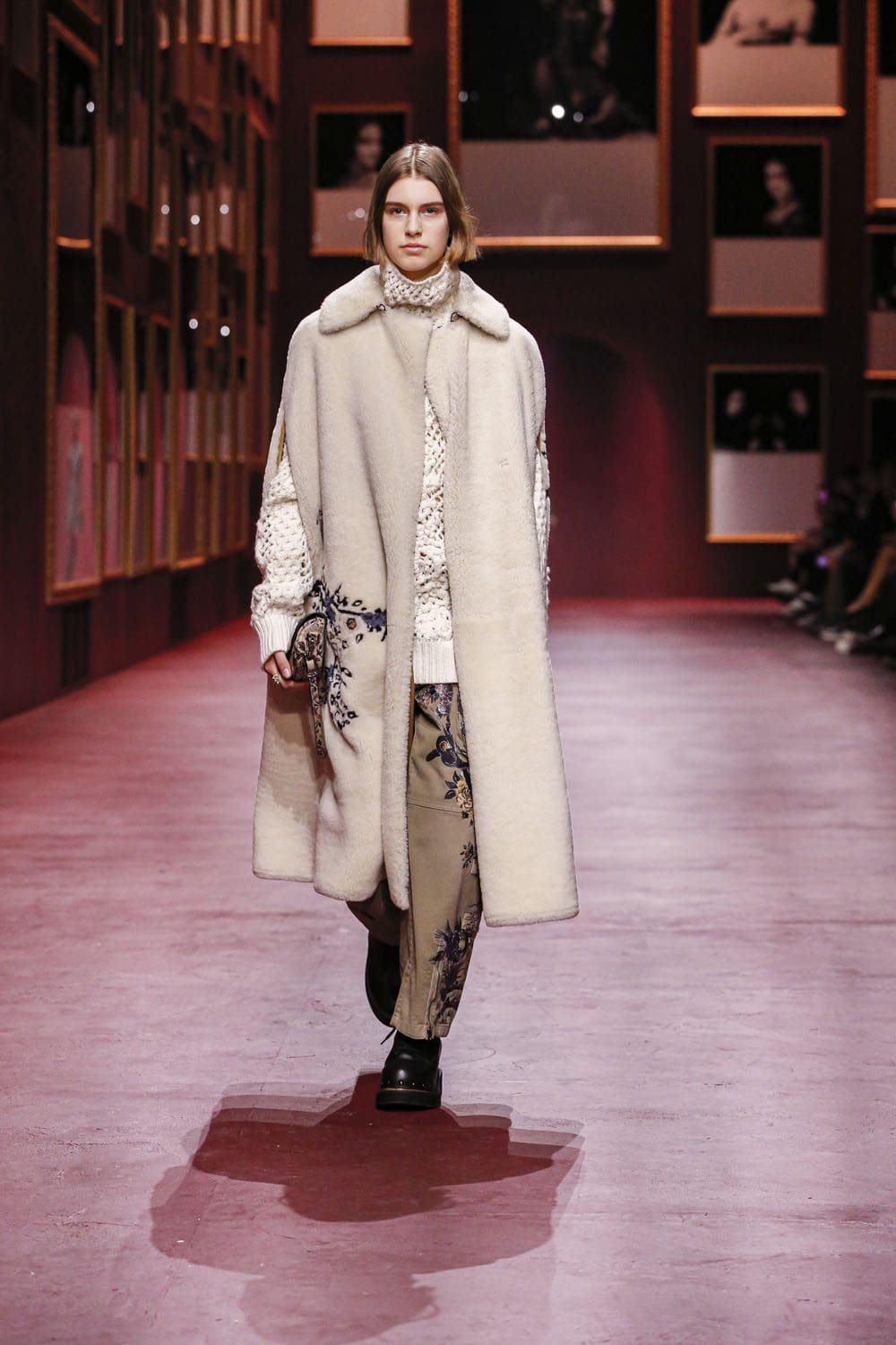 Dior Damen Herbst Winter 2022-2023 Paris Runway Magazin
