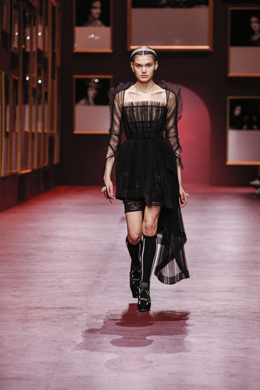 Dior Damen Herbst Winter 2022-2023 Paris Runway Magazin