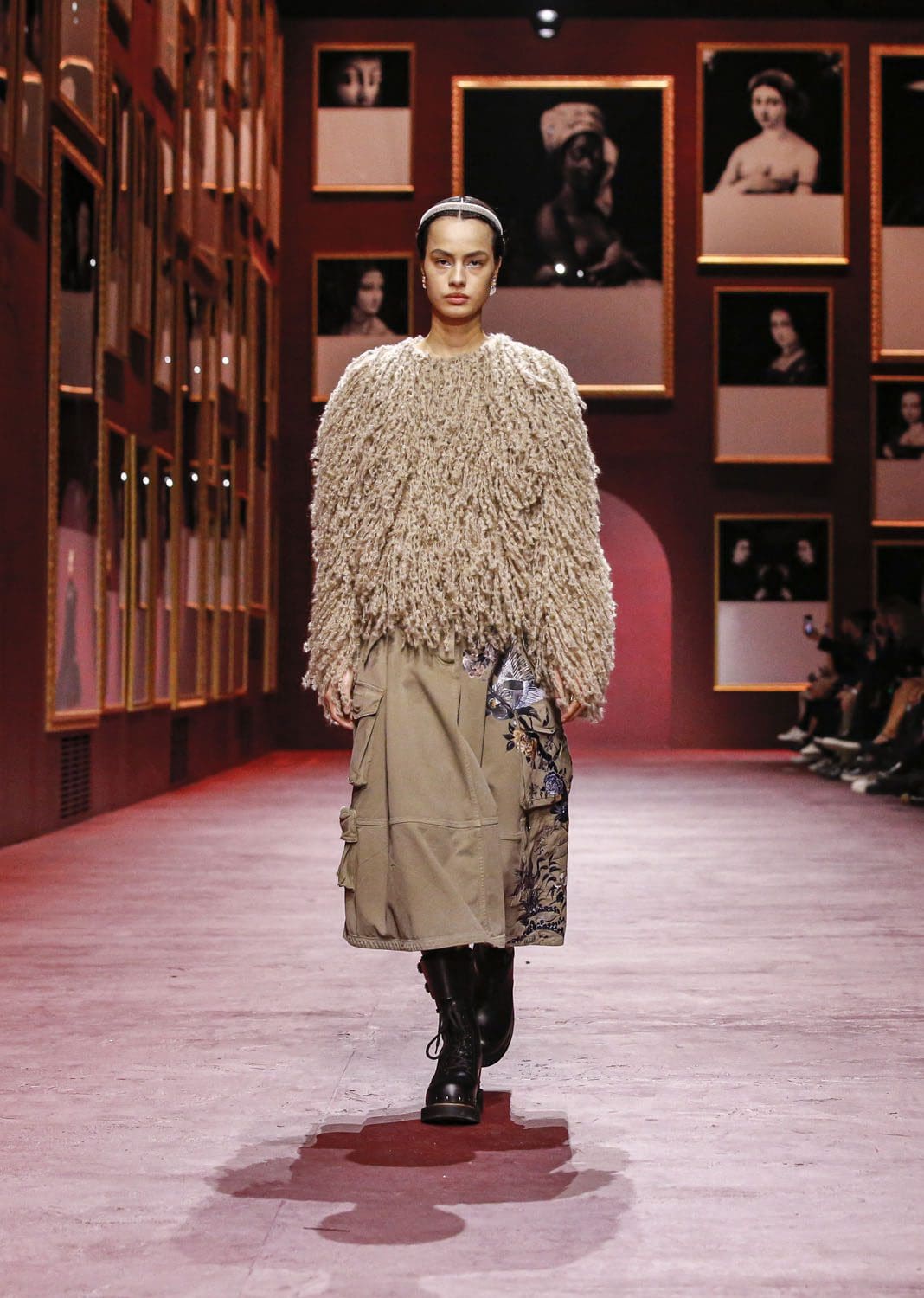 Dior Damen Herbst Winter 2022-2023 Paris Runway Magazin