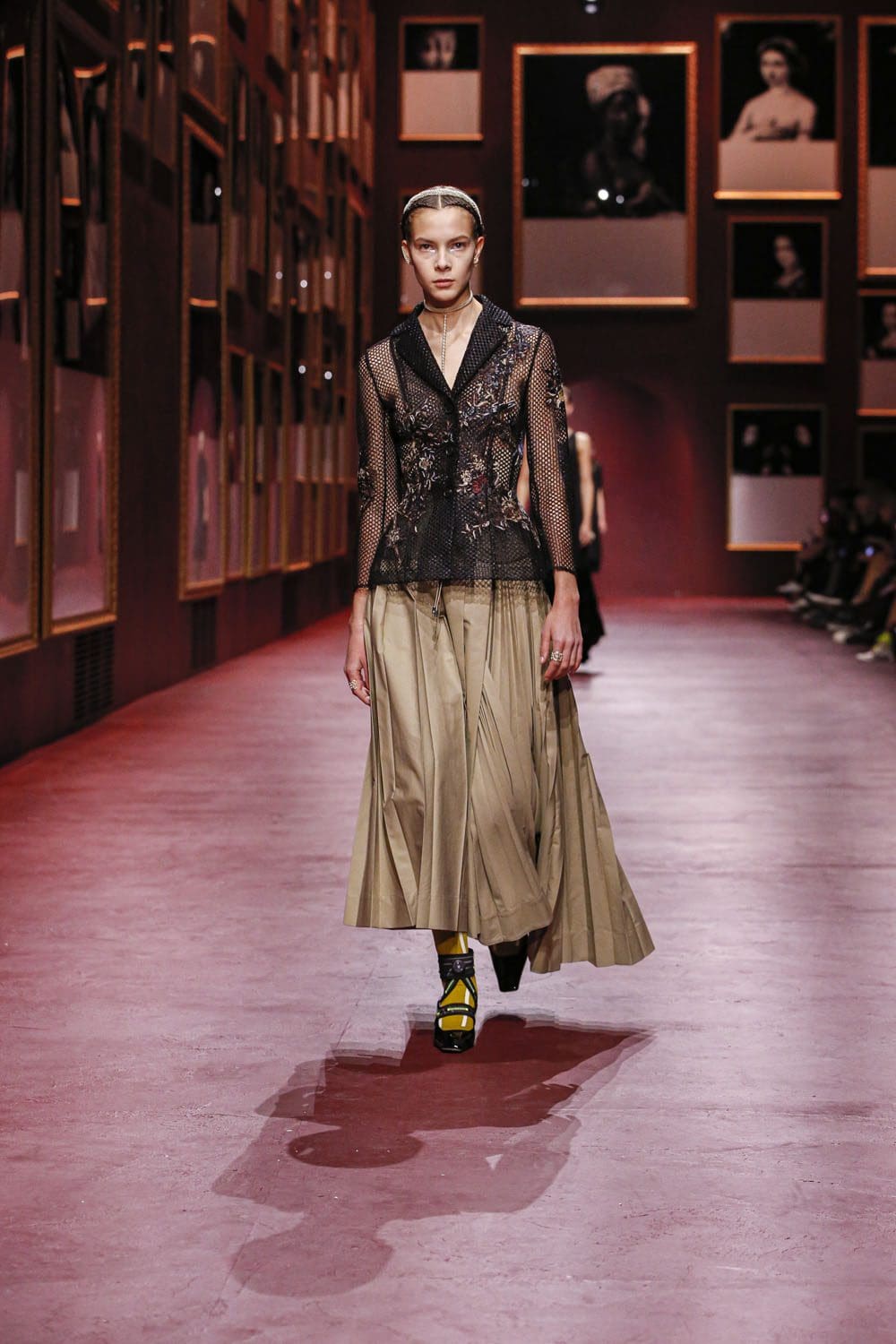 Dior Damen Herbst Winter 2022-2023 Paris Runway Magazin