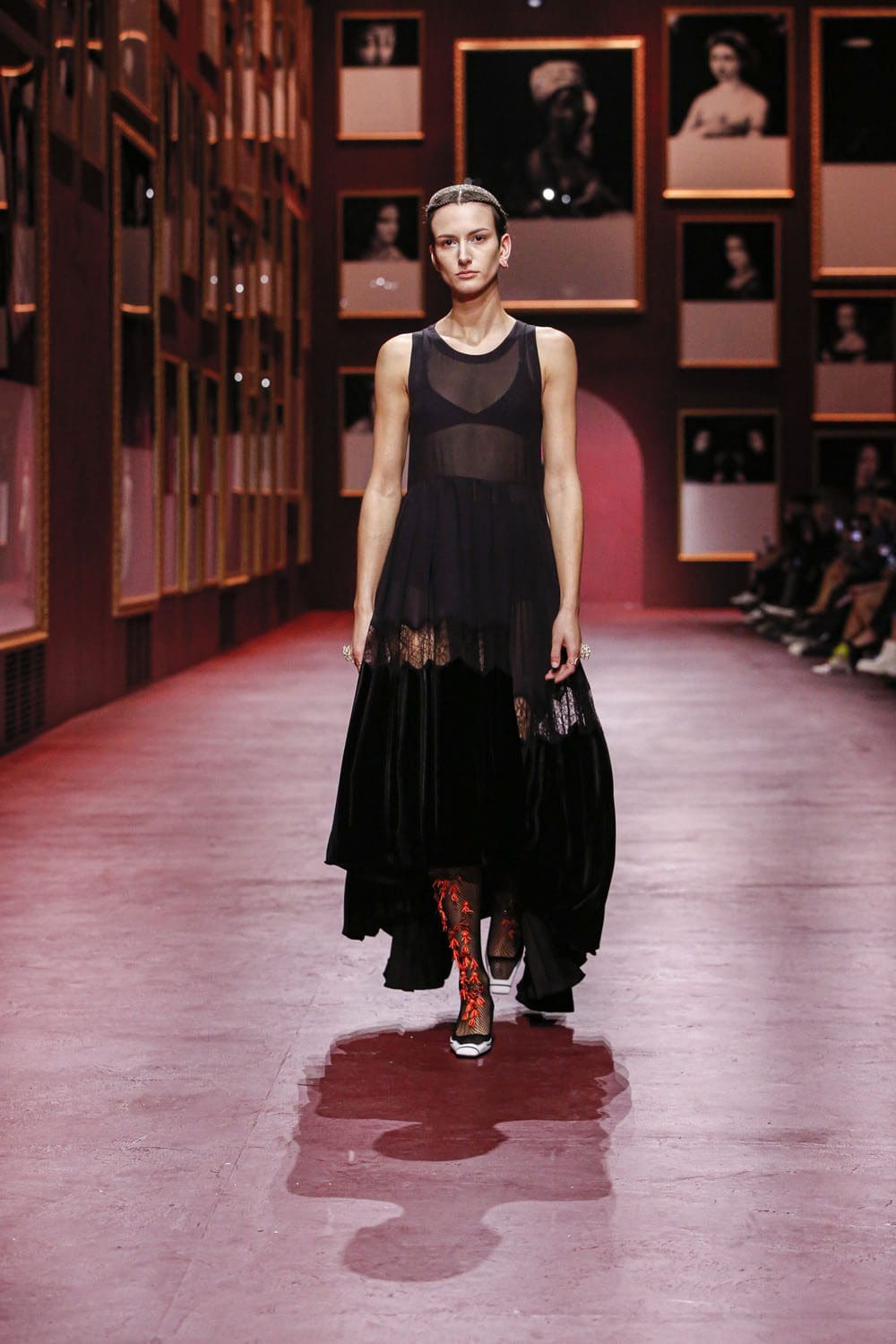 Dior Damen Herbst Winter 2022-2023 Paris Runway Magazin