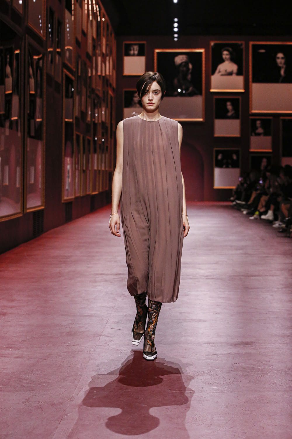 Dior Damen Herbst Winter 2022-2023 Paris Runway Magazin