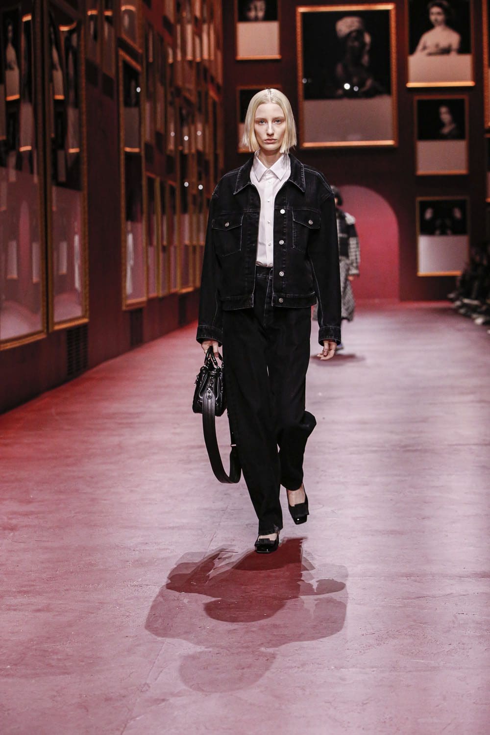 Dior Damen Herbst Winter 2022-2023 Paris Runway Magazin