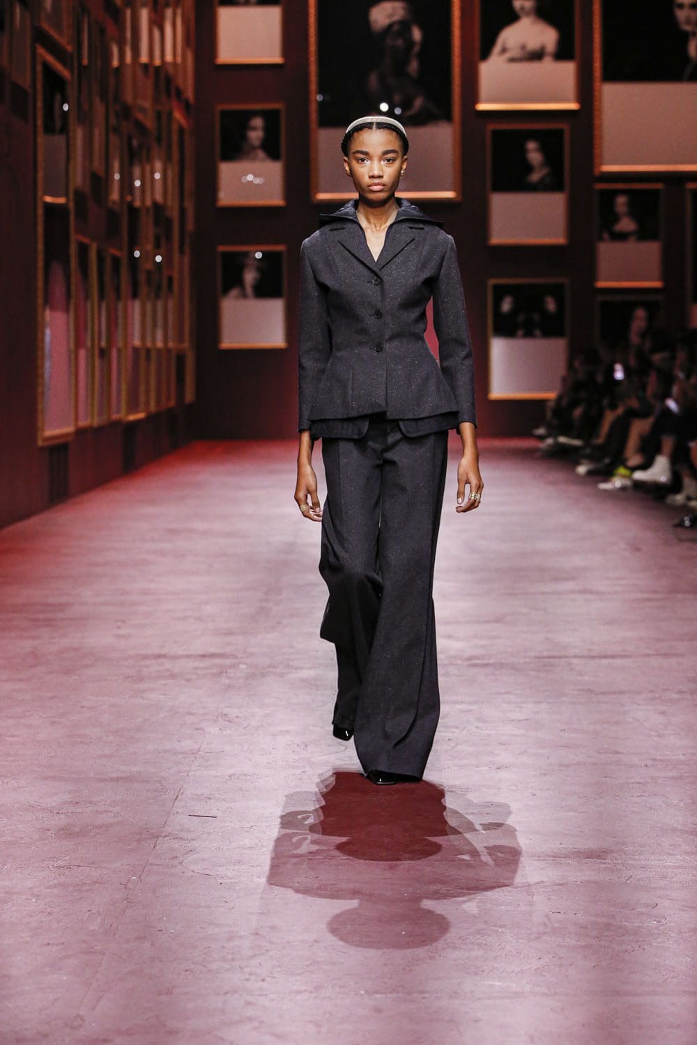 Dior Damen Herbst Winter 2022-2023 Paris Runway Magazin