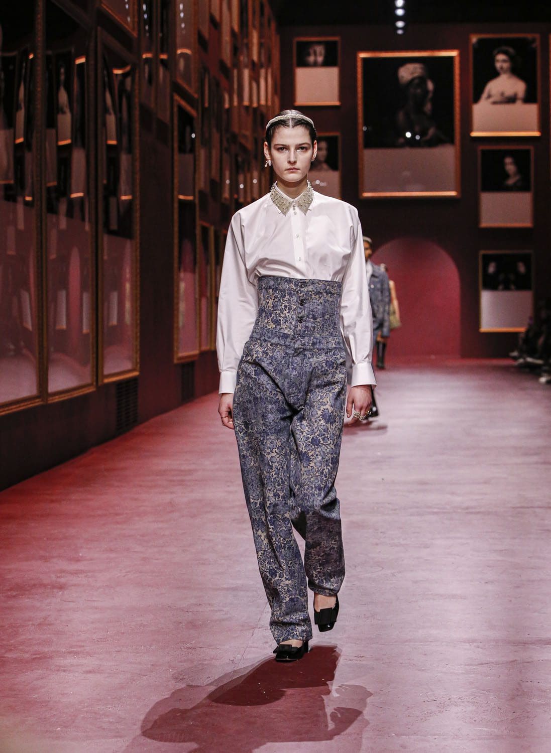 Dior Damen Herbst Winter 2022-2023 Paris Runway Magazin