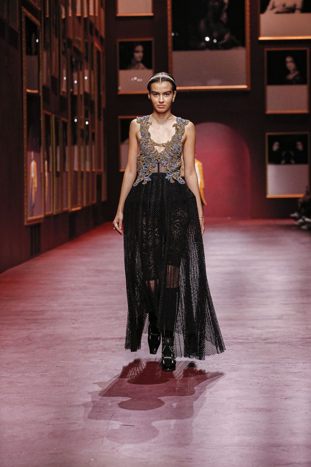 Dior Damen Herbst Winter 2022-2023 Paris Runway Magazin