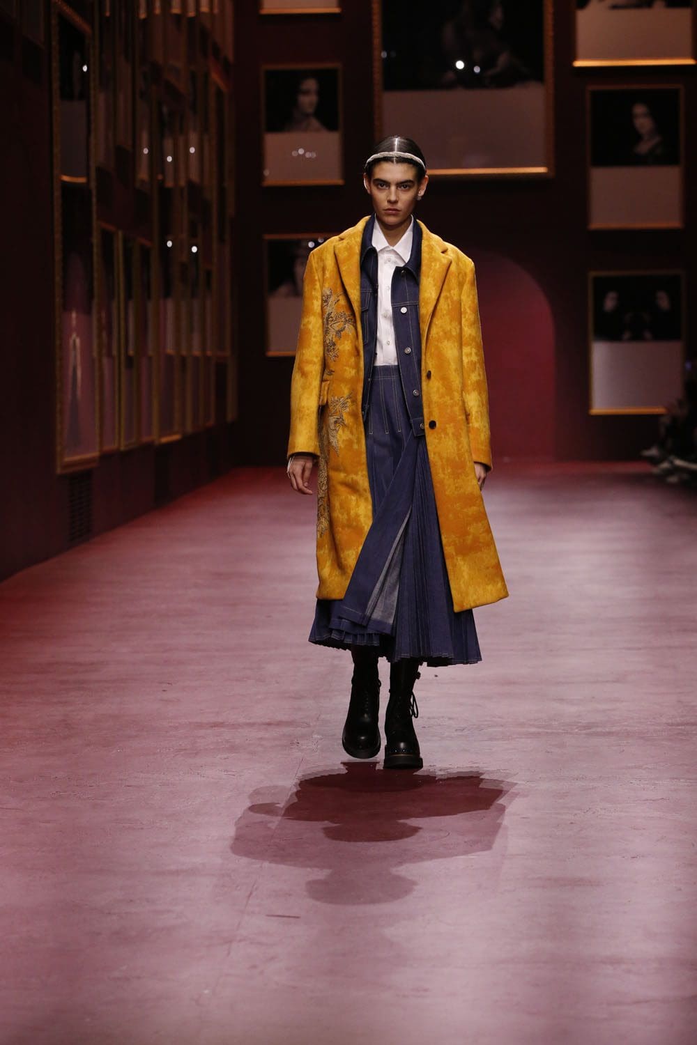 Dior Damen Herbst Winter 2022-2023 Paris Runway Magazin