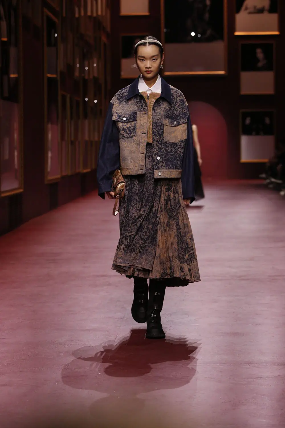 Dior Damen Herbst Winter 2022-2023 Paris Runway Magazin