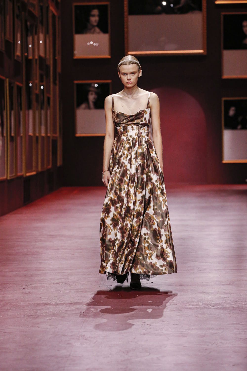 Dior Damen Herbst Winter 2022-2023 Paris Runway Magazin