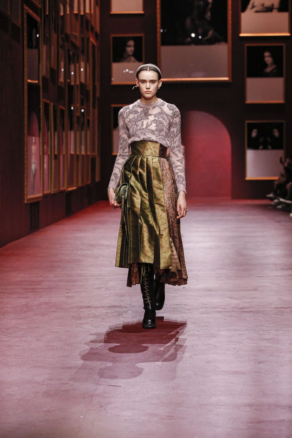 Dior Damen Herbst Winter 2022-2023 Paris Runway Magazin