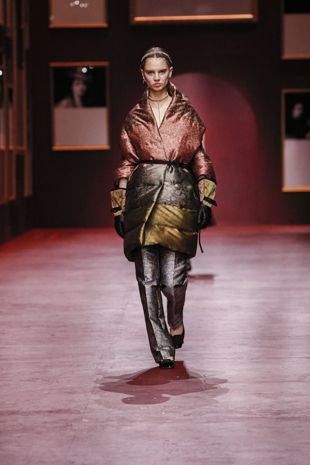 Dior Damen Herbst Winter 2022-2023 Paris Runway Magazin