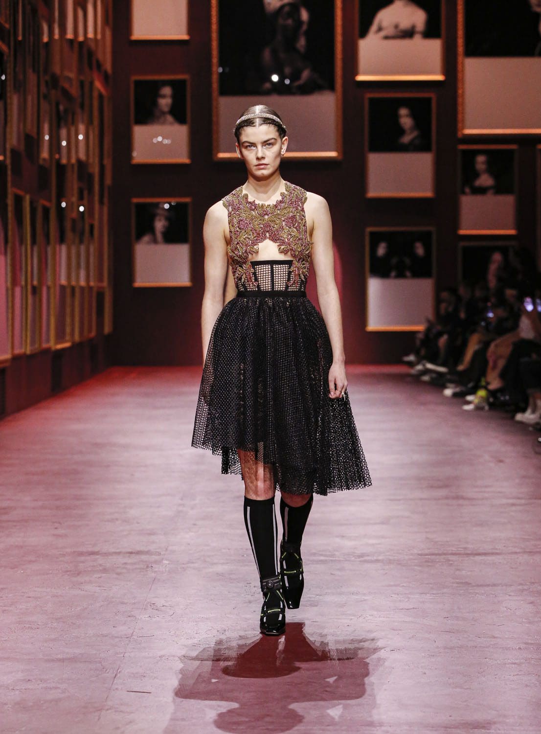 Dior Damen Herbst Winter 2022-2023 Paris Runway Magazin
